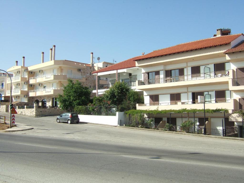 Kiwi Apartments Néa Fókaia 外观 照片