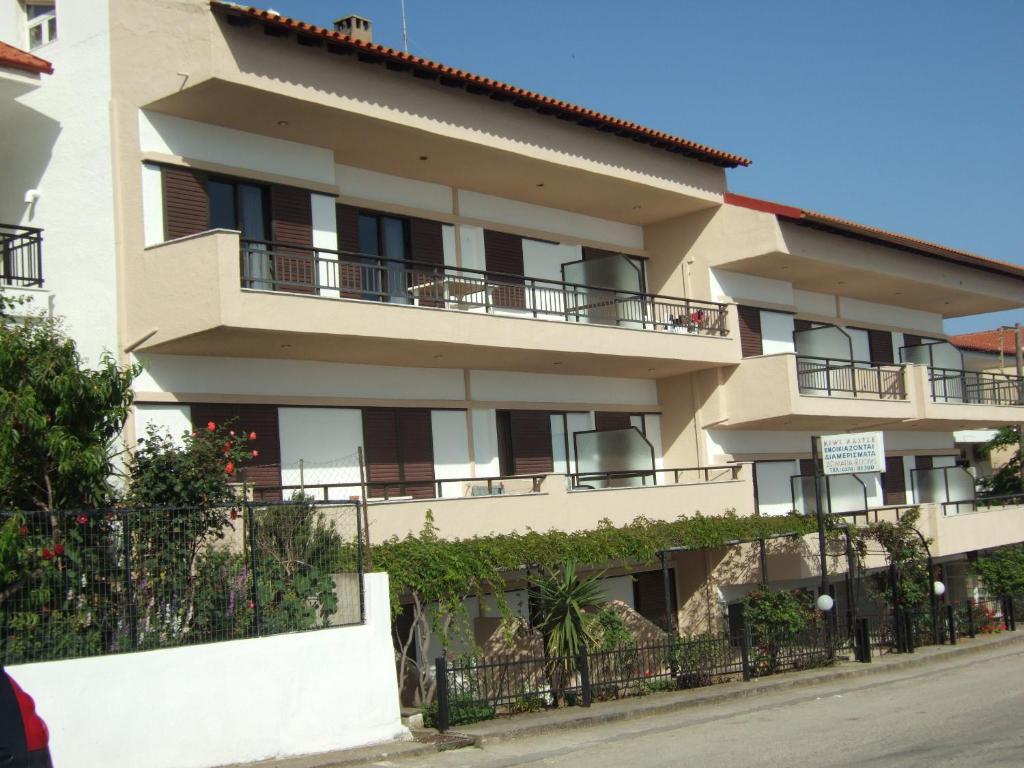Kiwi Apartments Néa Fókaia 外观 照片