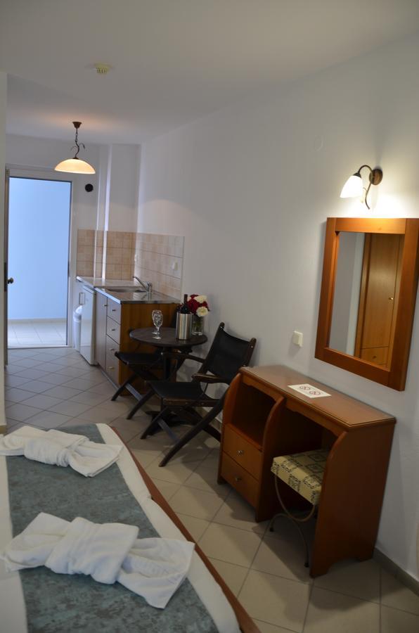 Kiwi Apartments Néa Fókaia 外观 照片